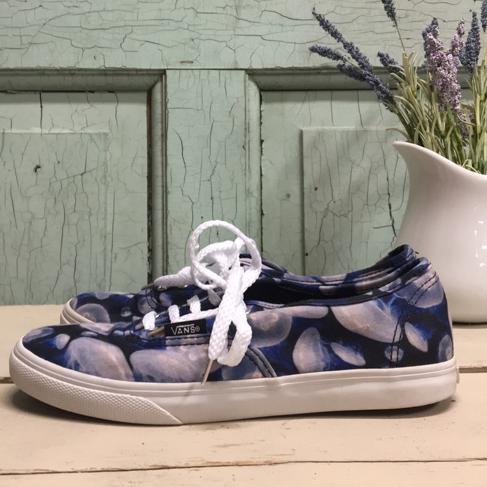 Jellyfish Vans View 4